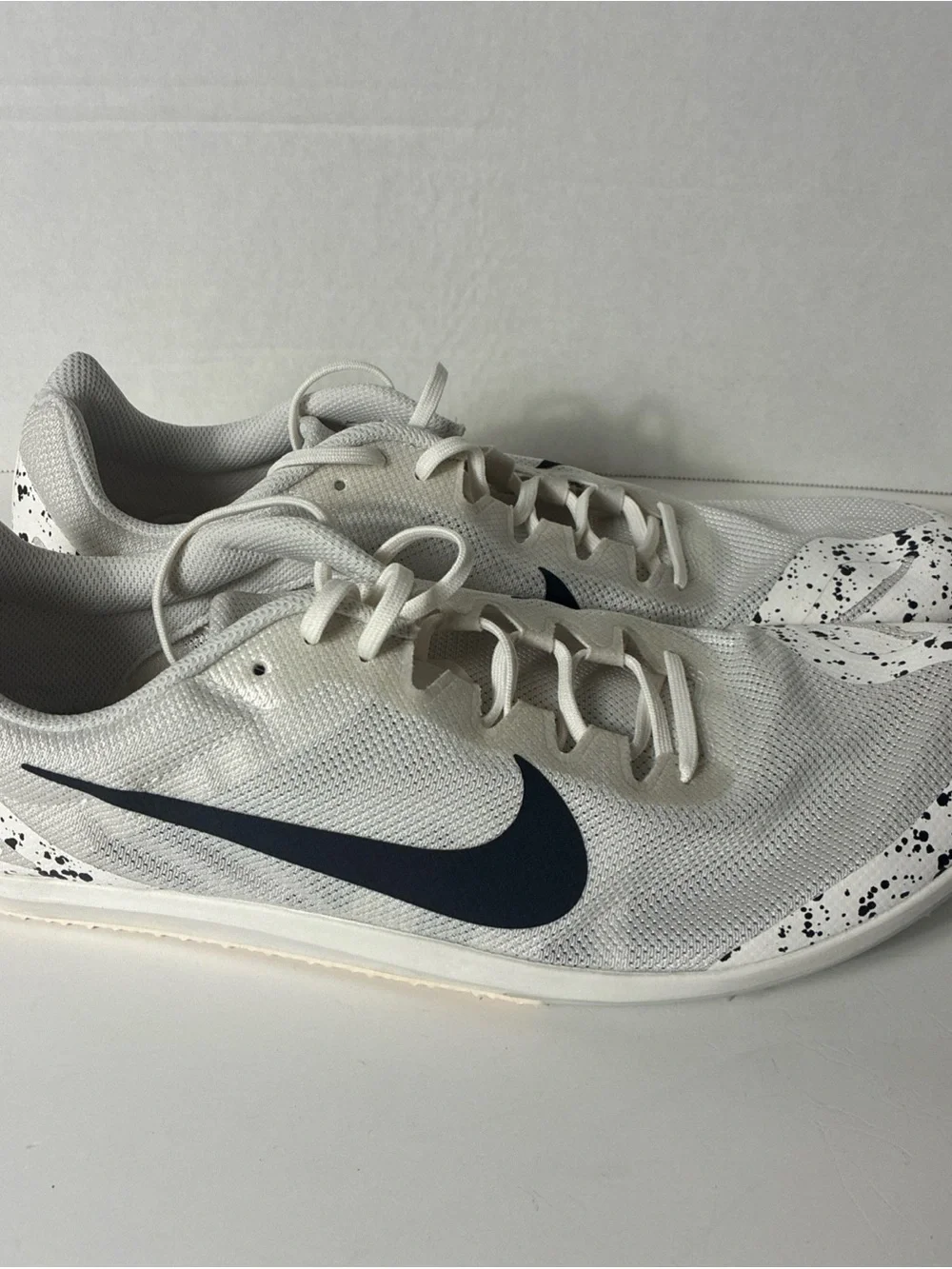 Nike Men's Cream/White Running Shoes with Black Swoosh and Speckle Size 15
